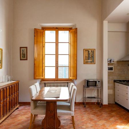 Lovely One Bedroom Apartment Nearby Ponte Vecchio Firenze Bagian luar foto