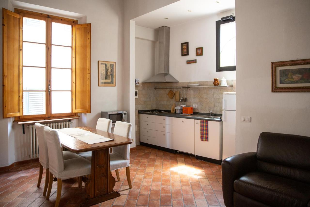Lovely One Bedroom Apartment Nearby Ponte Vecchio Firenze Bagian luar foto