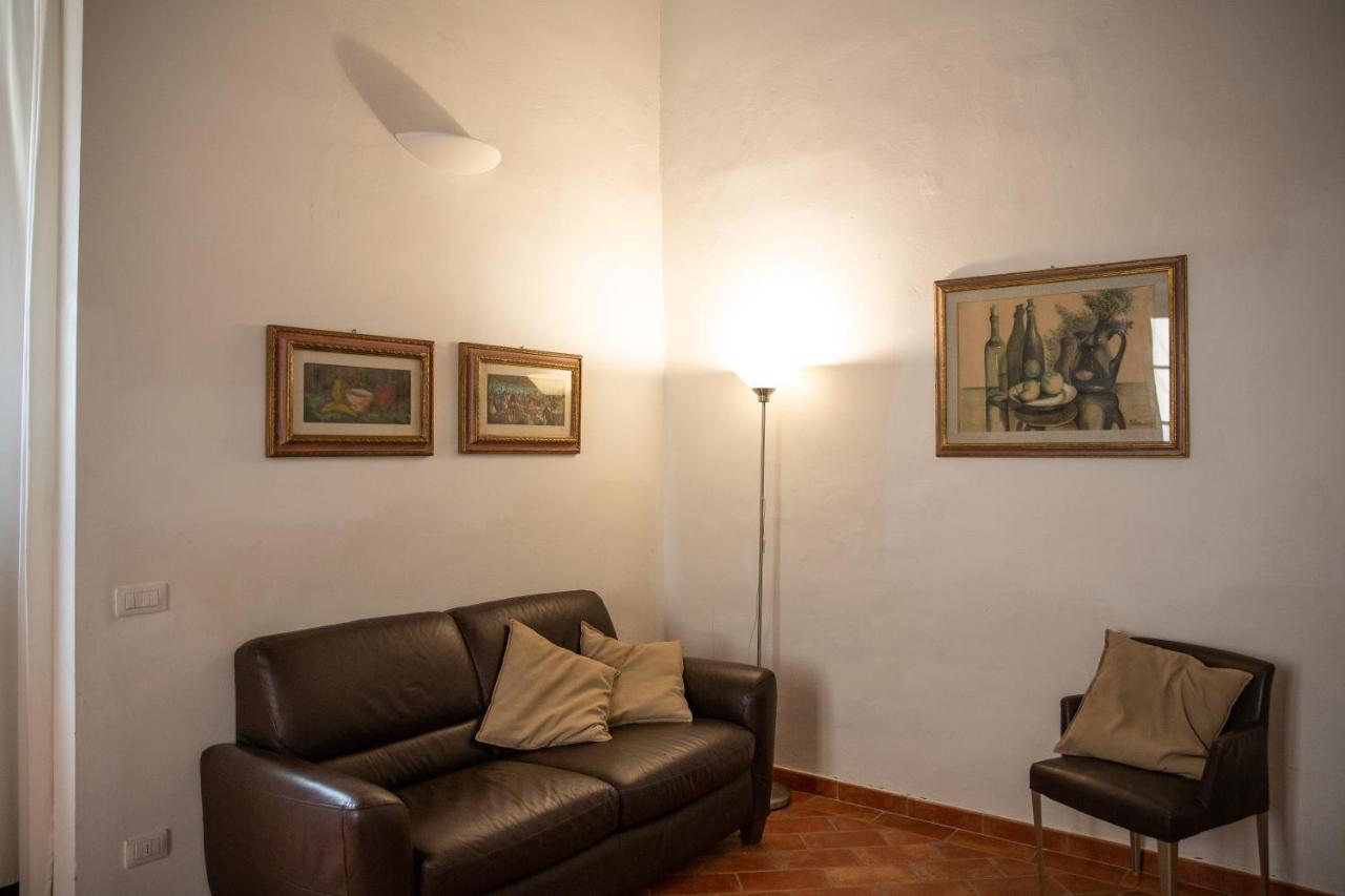 Lovely One Bedroom Apartment Nearby Ponte Vecchio Firenze Bagian luar foto